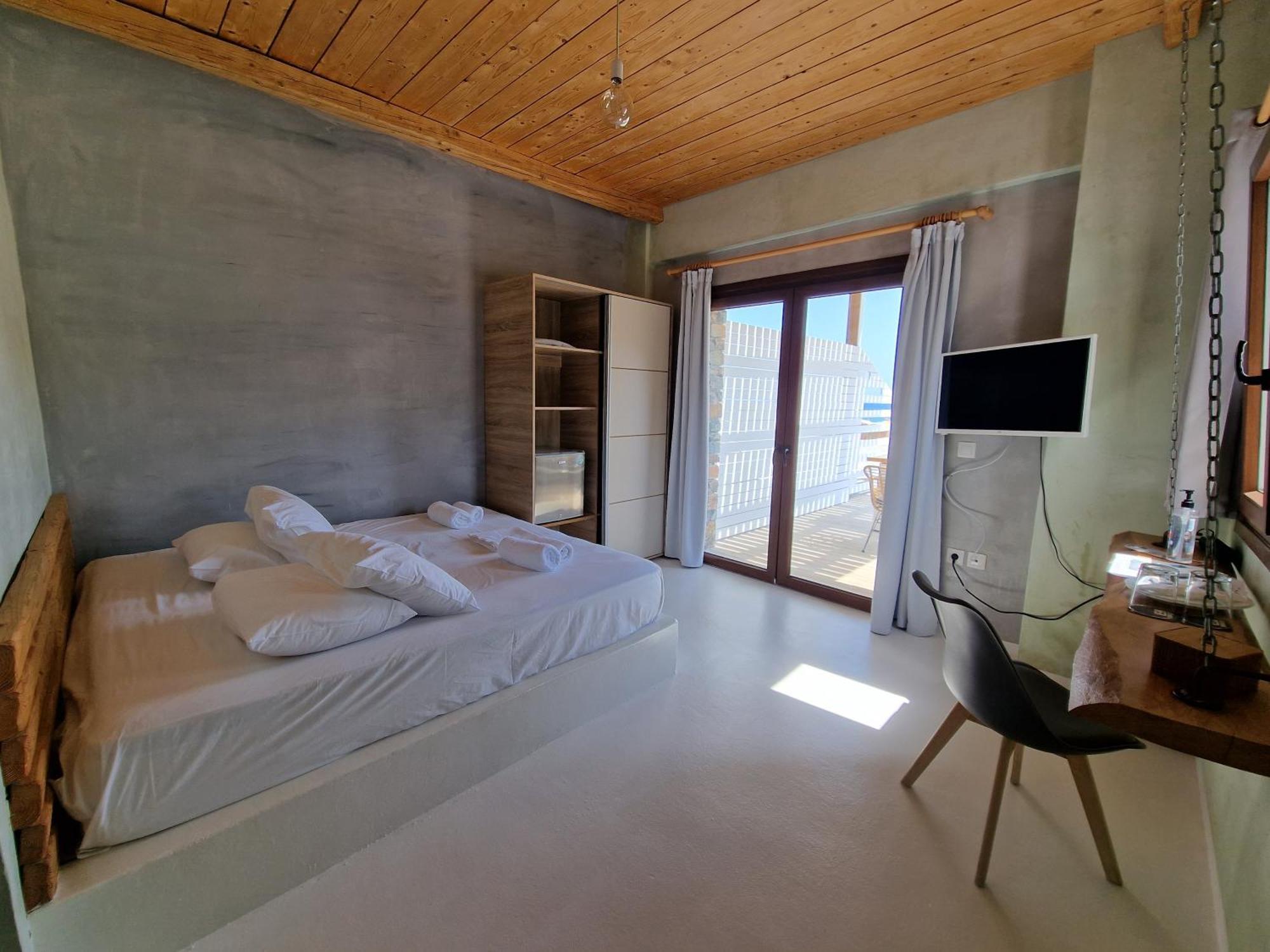 Spathi Beach Suites Kea Room photo